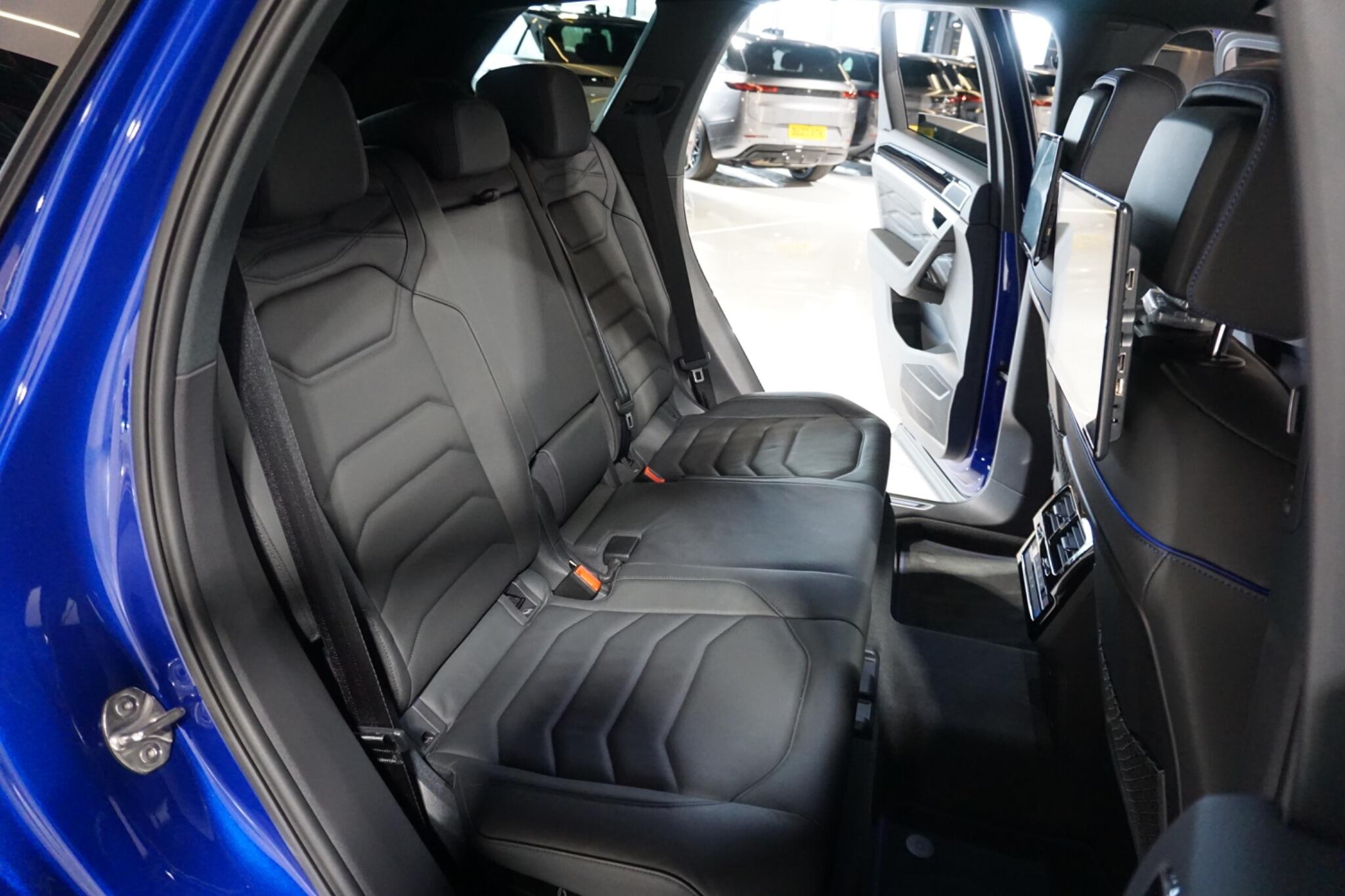 Volkswagen Touareg 3.0 V6 TSI eHybrid 14.3kWh R SUV 5dr Petrol Plug-in Hybrid Tiptronic 4Motion Euro 6 (s/s) (462 ps)